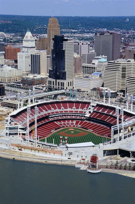 cincinnati reds baseball parking